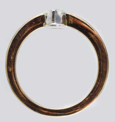 Кольцо с бриллиантом из золота 585 пробы, общим весом 2,95 грамма